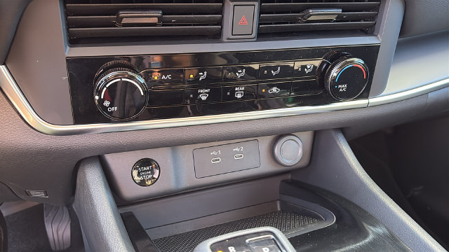 Certified 2025 Nissan Rogue S FWD image 17