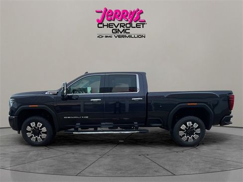 New 2026 GMC Sierra 2500 Denali w/ Denali Reserve Package image 10