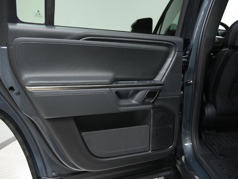 Used 2023 Rivian R1S Adventure image 18