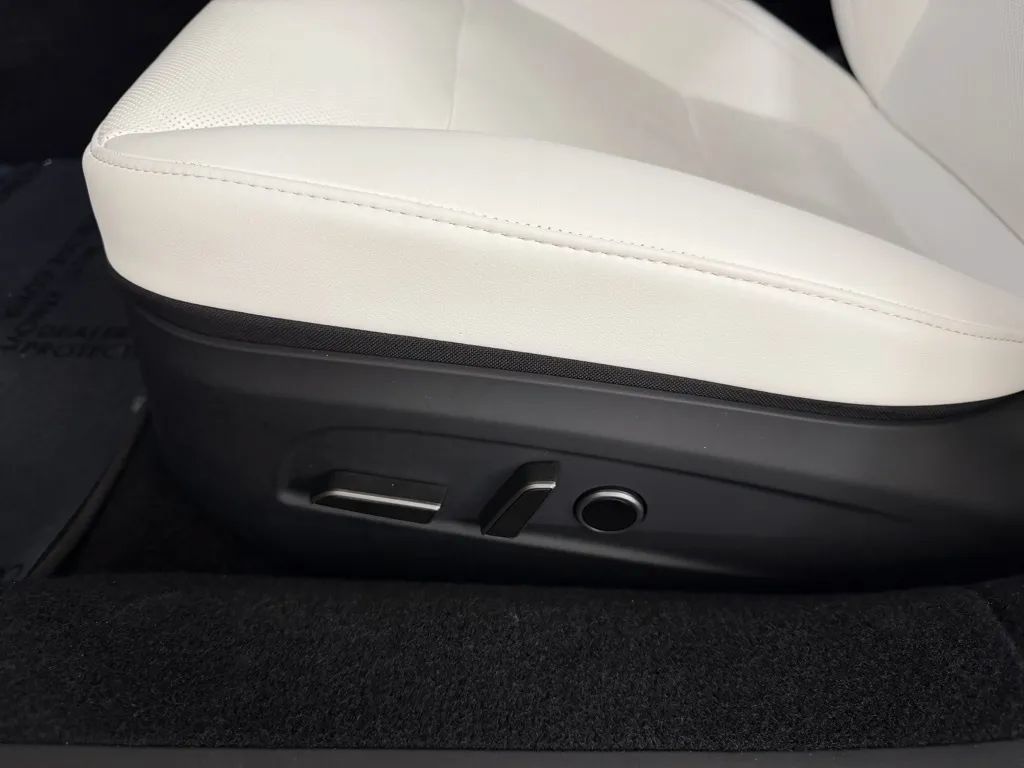 Used 2025 Tesla Model 3 Long Range AWD/4WD image 14