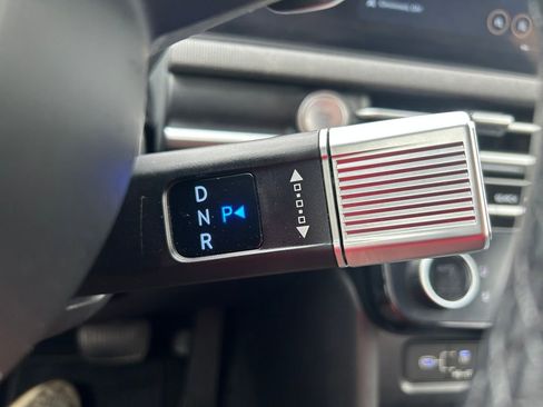 Used 2025 Hyundai Tucson Limited image 17