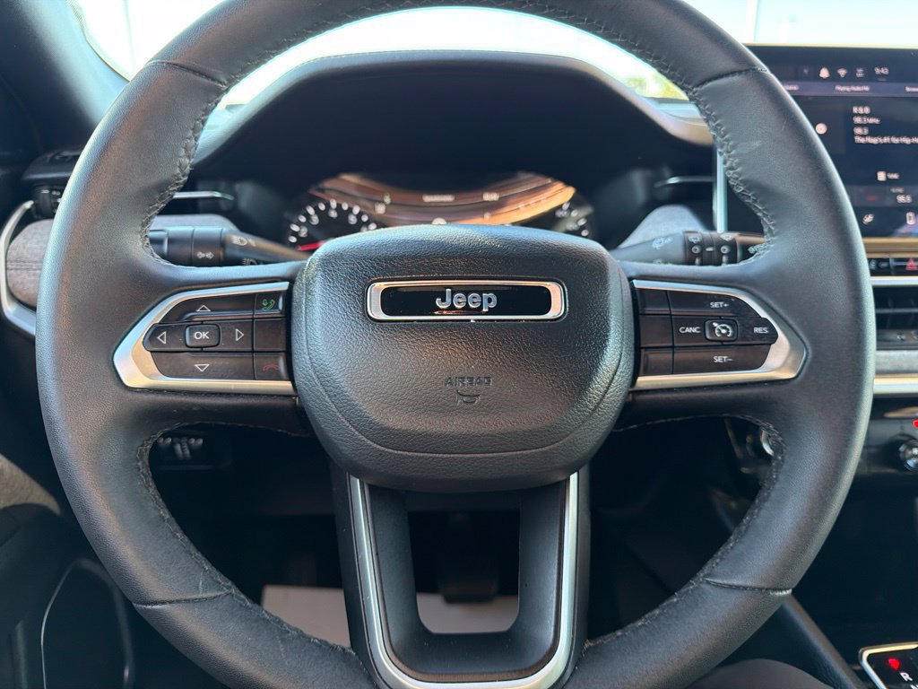 Used 2024 Jeep Compass Latitude AWD/4WD image 25