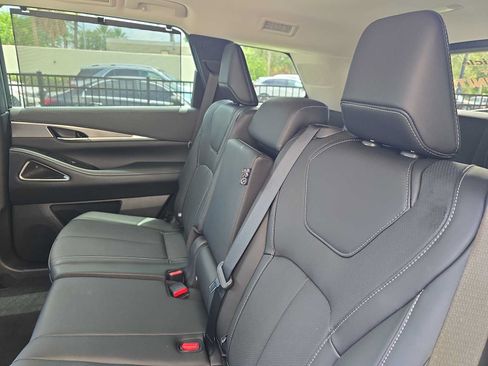 Certified 2026 INFINITI QX60 Luxe w/ Cargo Package FWD image 12