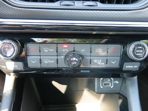 Used 2025 Jeep Compass Limited w/ High Altitude Package AWD/4WD image 29