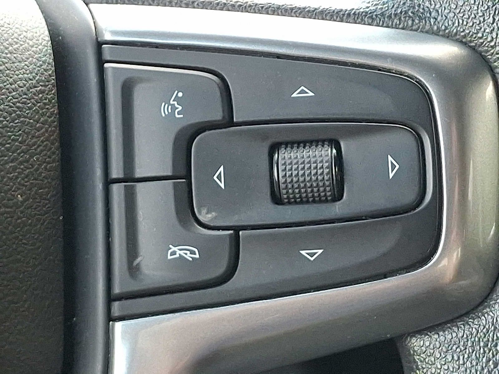 Used 2022 Chevrolet Silverado 2500 Custom w/ Custom Value Package AWD/4WD image 22