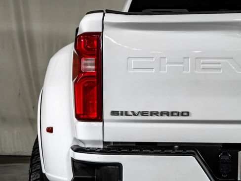 Used 2025 Chevrolet Silverado 3500 W/T AWD/4WD image 34
