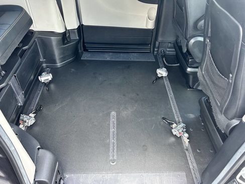 Used 2019 Dodge Grand Caravan SXT image 6