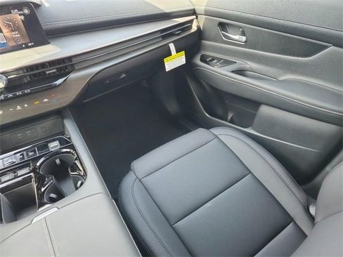 Certified 2025 Nissan Murano SV image 12