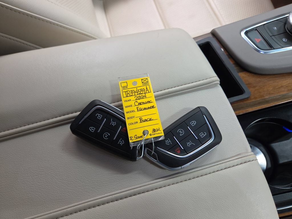 Used 2024 Cadillac Escalade Sport Platinum w/ LPO, ONYX Package AWD/4WD image 16