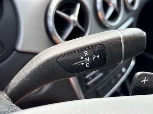 Used 2017 Mercedes-Benz GLA 250 image 27