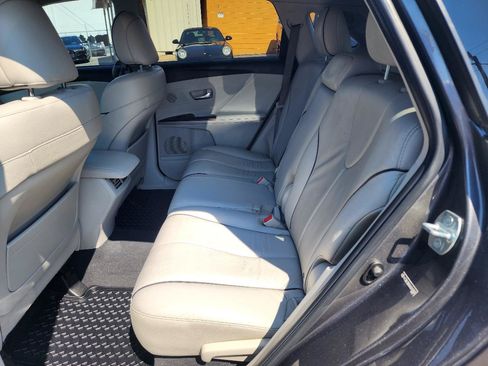 Used 2010 Toyota Venza AWD w/ Premium Pkg #2 image 24