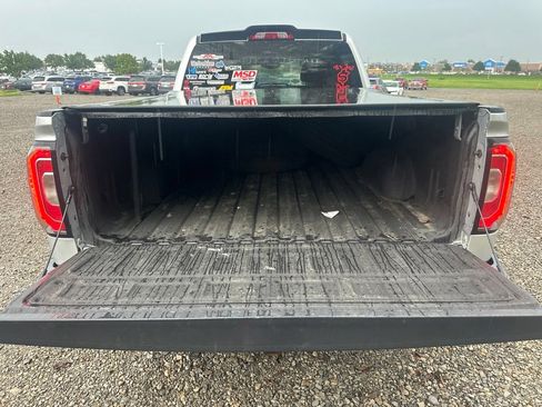 Used 2018 GMC Sierra 1500 SLT w/ SLT Premium Package AWD/4WD image 11