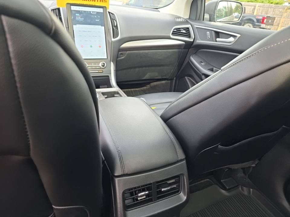 Used 2024 Ford Edge SEL w/ Convenience Package AWD/4WD image 8