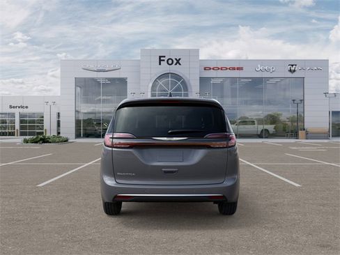 New 2025 Chrysler Pacifica Select image 7