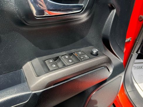 Used 2017 Toyota Tacoma TRD Sport w/ Tow Package (A/T) AWD/4WD image 13