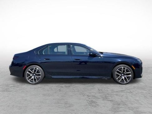 Used 2025 BMW 740i xDrive AWD/4WD image 4