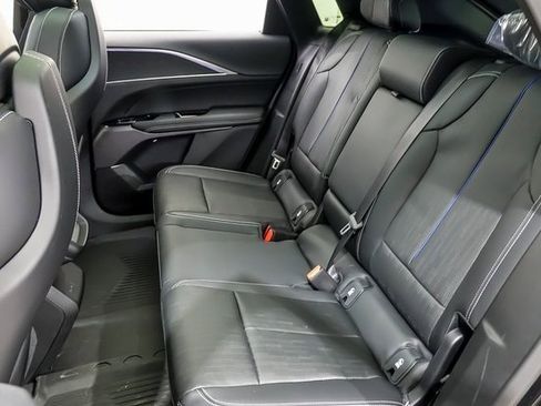 New 2025 Cadillac Lyriq Luxury image 10