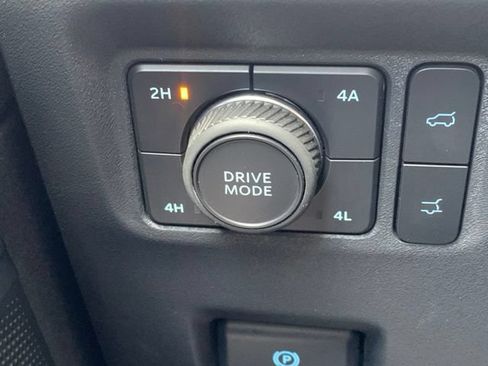 Certified 2025 Ford Expedition Active AWD/4WD image 29