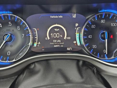 Used 2022 Chrysler Pacifica Touring-L image 23