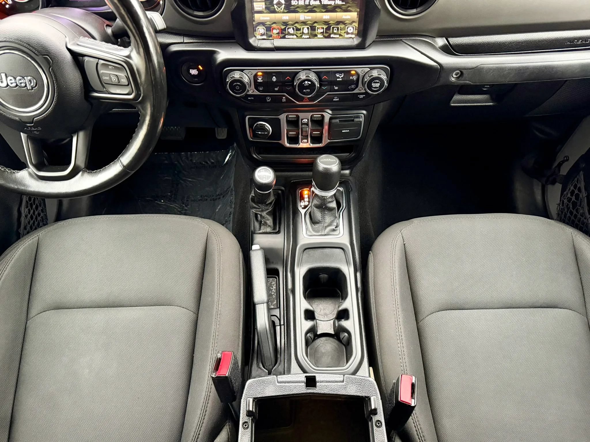 Used 2023 Jeep Gladiator Sport AWD/4WD image 20