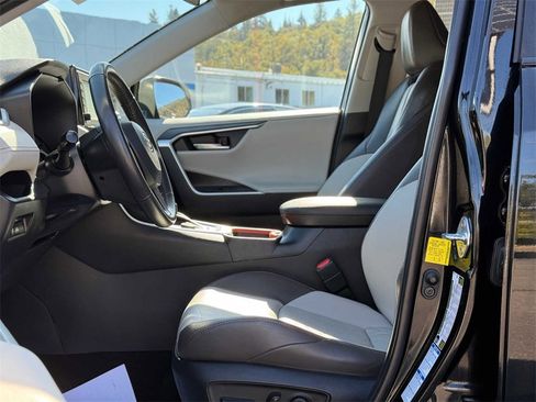 Used 2022 Toyota RAV4 Adventure image 12