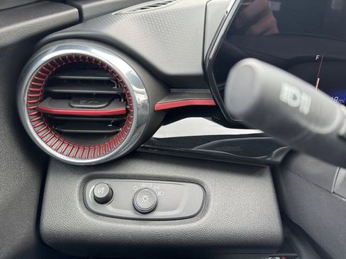 Certified 2025 Chevrolet Trax RS image 6