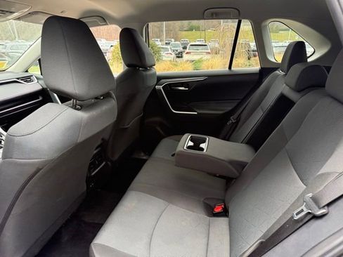 Used 2025 Toyota RAV4 XLE image 25