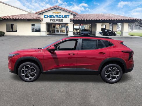New 2026 Chevrolet Trax LT w/ Driver Confidence Package FWD image 5