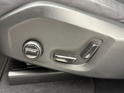 Certified 2023 Volvo XC60 B5 Plus w/ Protection Package Premier image 30