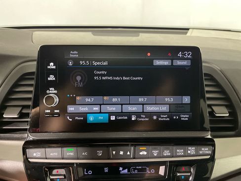 Used 2025 Honda Odyssey Sport-L image 18