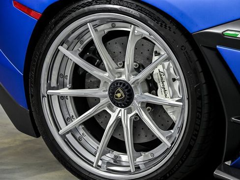 Used 2021 Lamborghini Aventador SVJ AWD/4WD image 20