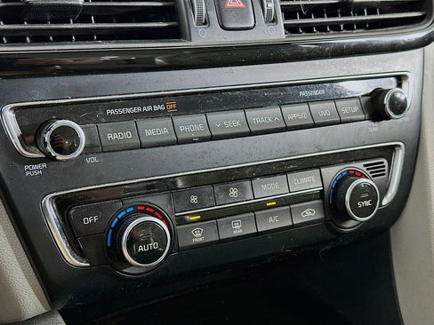 Used 2018 Kia Optima EX image 23