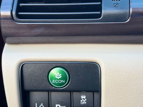 Used 2016 Honda Accord Touring image 18