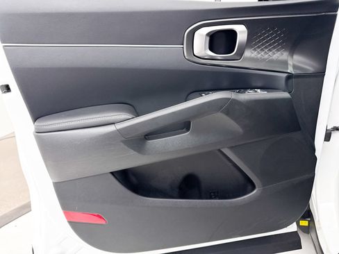 Certified 2025 Kia Sorento EX w/ EX Panoramic Sunroof Package FWD image 31