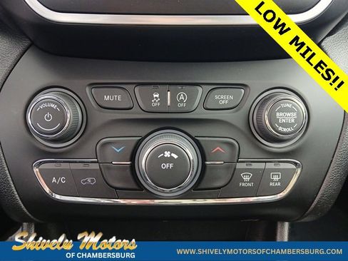 Used 2020 Jeep Cherokee Latitude Plus image 20