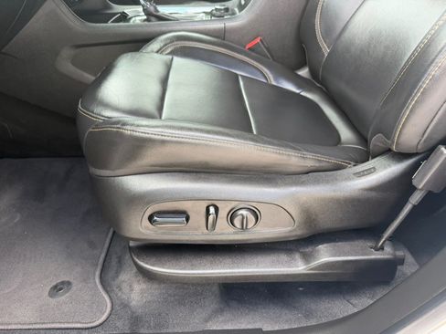 Used 2020 Chevrolet Traverse RS AWD/4WD image 25