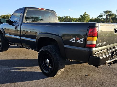 Used 2004 GMC Sierra 2500 W/T image 8