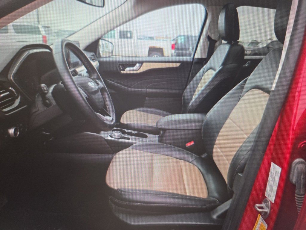 Used 2021 Ford Escape Titanium w/ Titanium Elite Package AWD/4WD image 9
