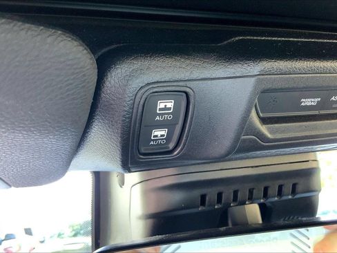 Certified 2024 Jeep Wrangler Unlimited Sahara w/ Technology Group AWD/4WD image 28