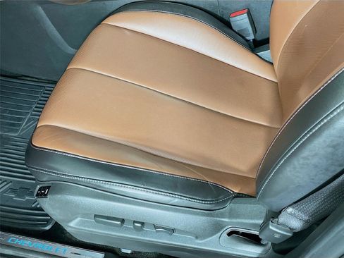 Used 2017 Chevrolet Equinox Premier w/ Enhanced Convenience Package image 24