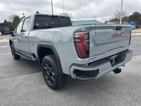 Used 2025 GMC Sierra 2500 AT4 w/ AT4 Premium Plus Package image 6