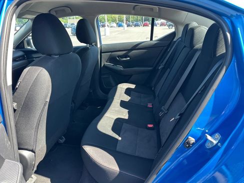Used 2025 Nissan Sentra SR FWD image 11