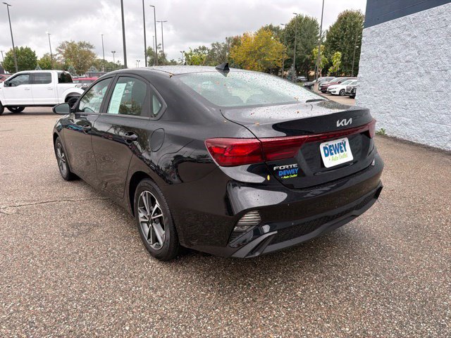Used 2022 Kia Forte LXS FWD image 3