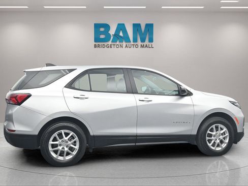 Certified 2022 Chevrolet Equinox LS AWD/4WD image 5