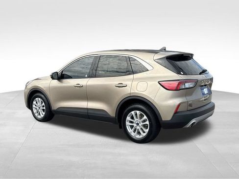 Used 2021 Ford Escape SE w/ Convenience Package FWD image 3