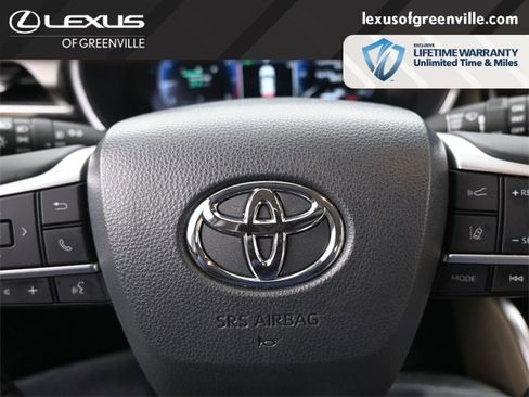 Used 2024 Toyota Highlander Limited image 14