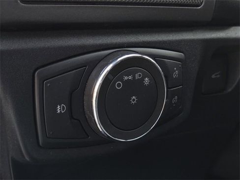 Used 2020 Ford Fusion SE w/ Equipment Group 151A image 16