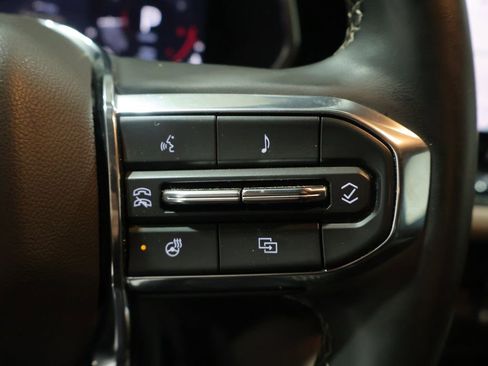 Used 2024 GMC Canyon Denali image 35