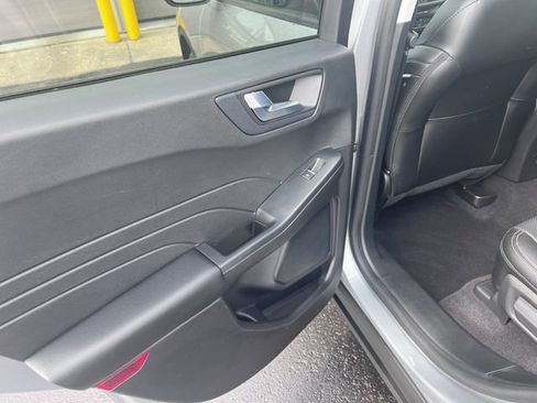 Used 2022 Ford Escape SEL image 34