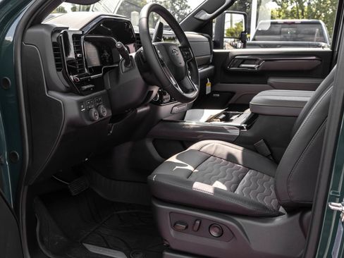 New 2026 Chevrolet Silverado 2500 ZR2 w/ LPO, Dark Essentials Package AWD/4WD image 5